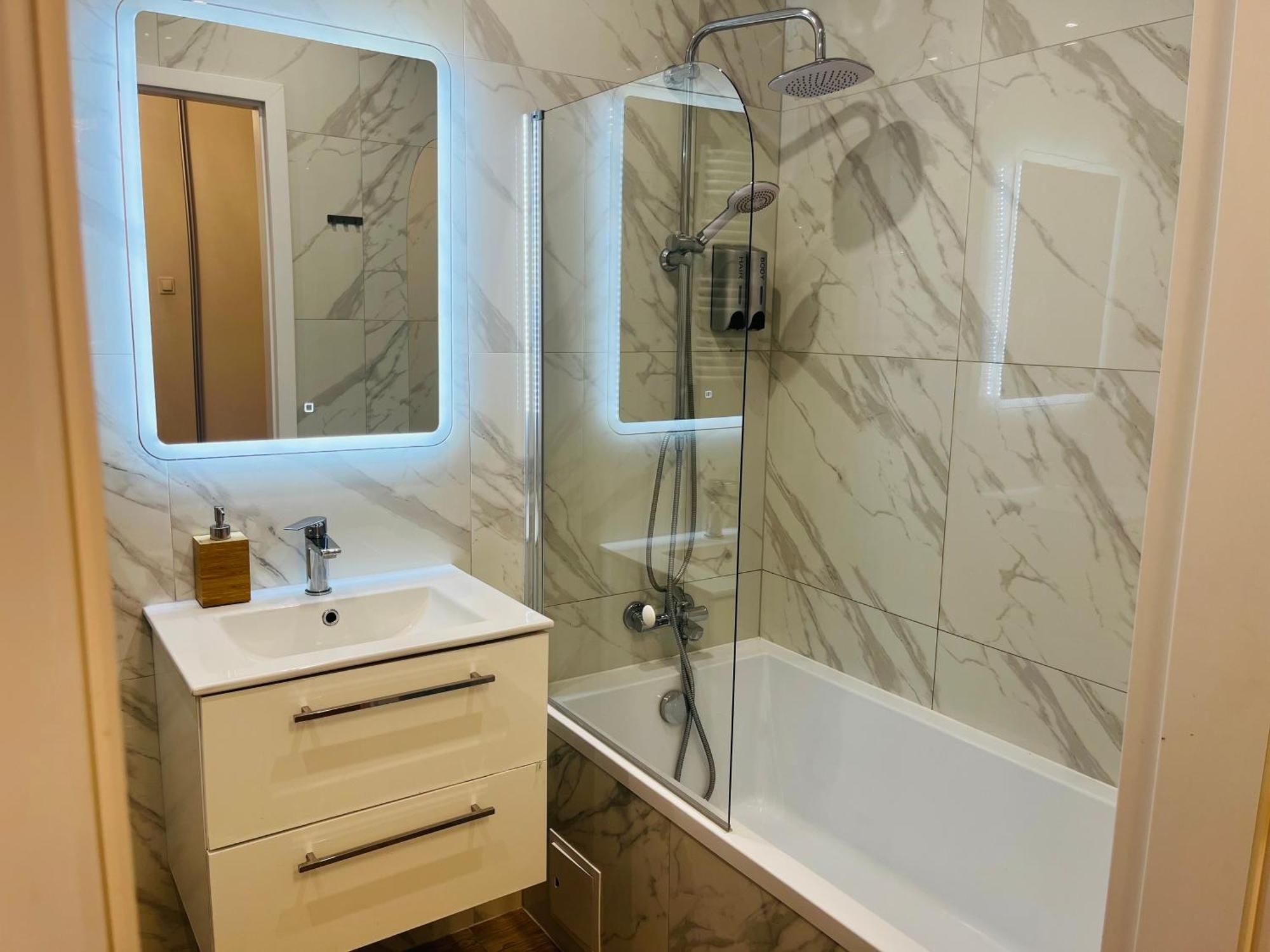 Zlote Apartamenty 58 莱格尼察 外观 照片